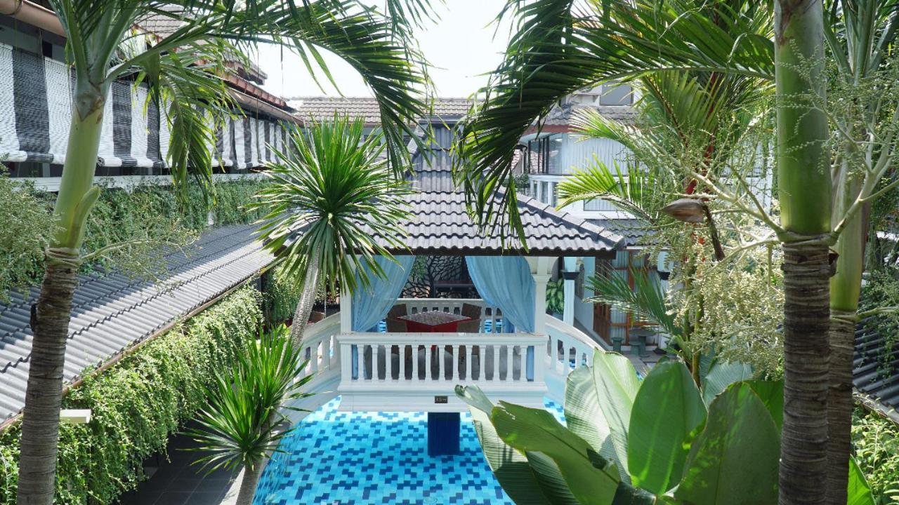 Raintree Boutique Villa & Gallery Джокякарта Екстериор снимка