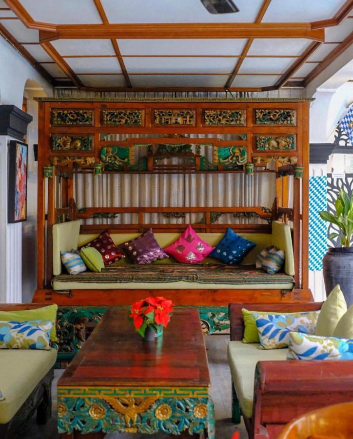 Raintree Boutique Villa & Gallery Джокякарта Екстериор снимка