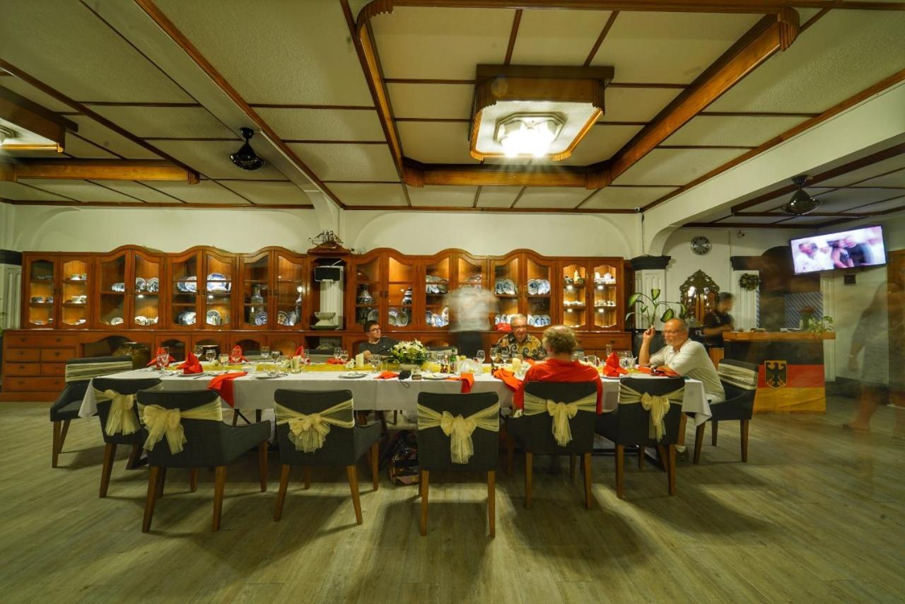 Raintree Boutique Villa & Gallery Джокякарта Екстериор снимка