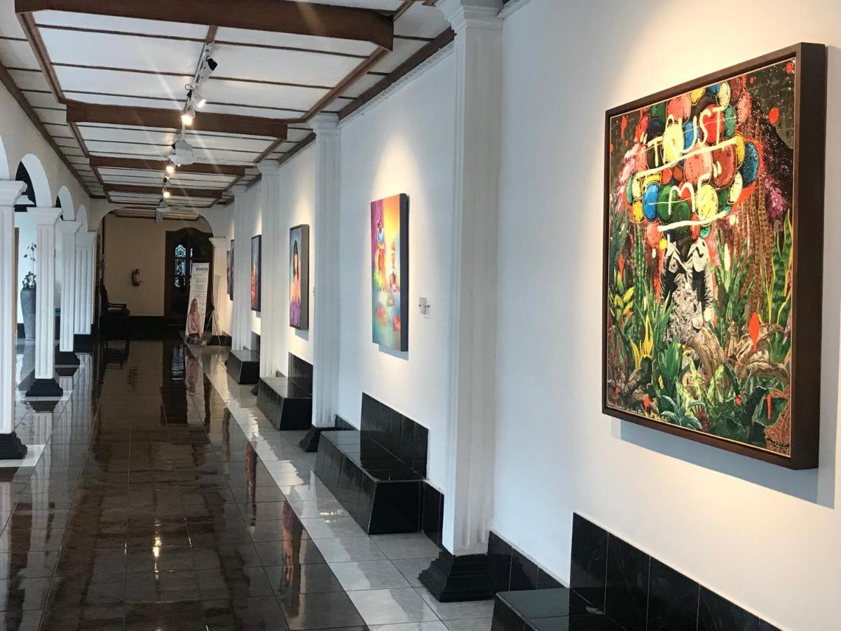 Raintree Boutique Villa & Gallery Джокякарта Екстериор снимка