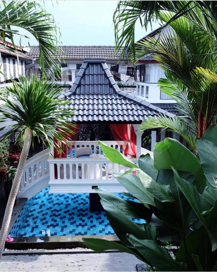 Raintree Boutique Villa & Gallery Джокякарта Екстериор снимка