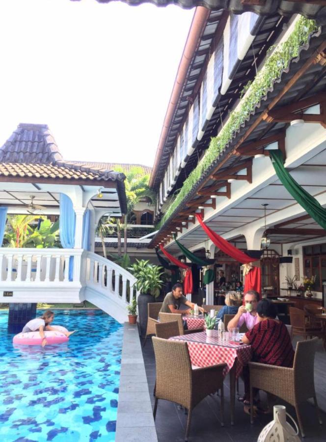 Raintree Boutique Villa & Gallery Джокякарта Екстериор снимка