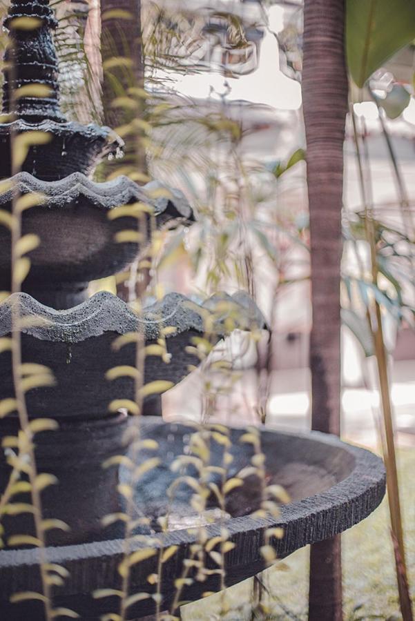 Raintree Boutique Villa & Gallery Джокякарта Екстериор снимка