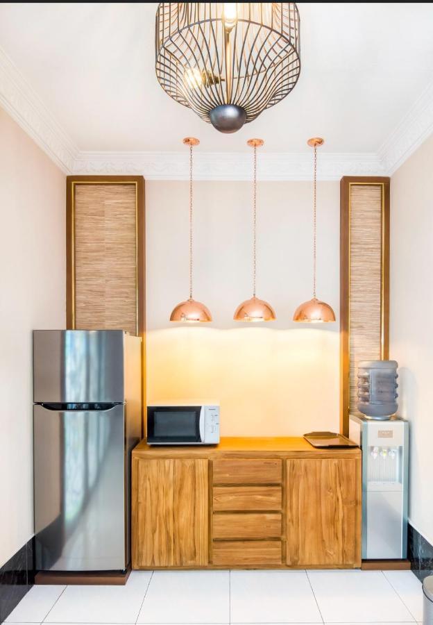 Raintree Boutique Villa & Gallery Джокякарта Екстериор снимка
