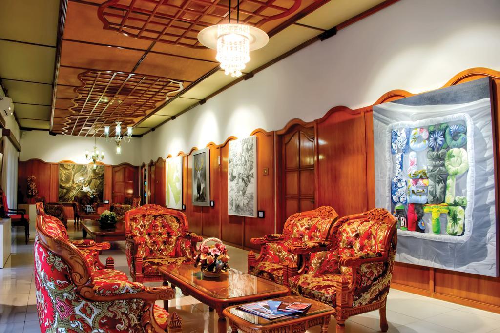 Raintree Boutique Villa & Gallery Джокякарта Екстериор снимка