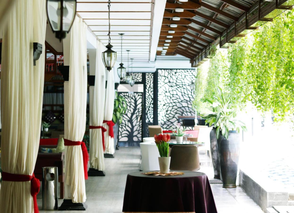 Raintree Boutique Villa & Gallery Джокякарта Екстериор снимка