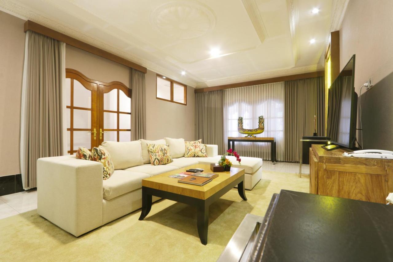 Raintree Boutique Villa & Gallery Джокякарта Екстериор снимка